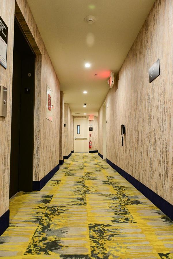 ホテル Super 8 By Wyndham Bronx Near Botanical Garden ニューヨーク エクステリア 写真
