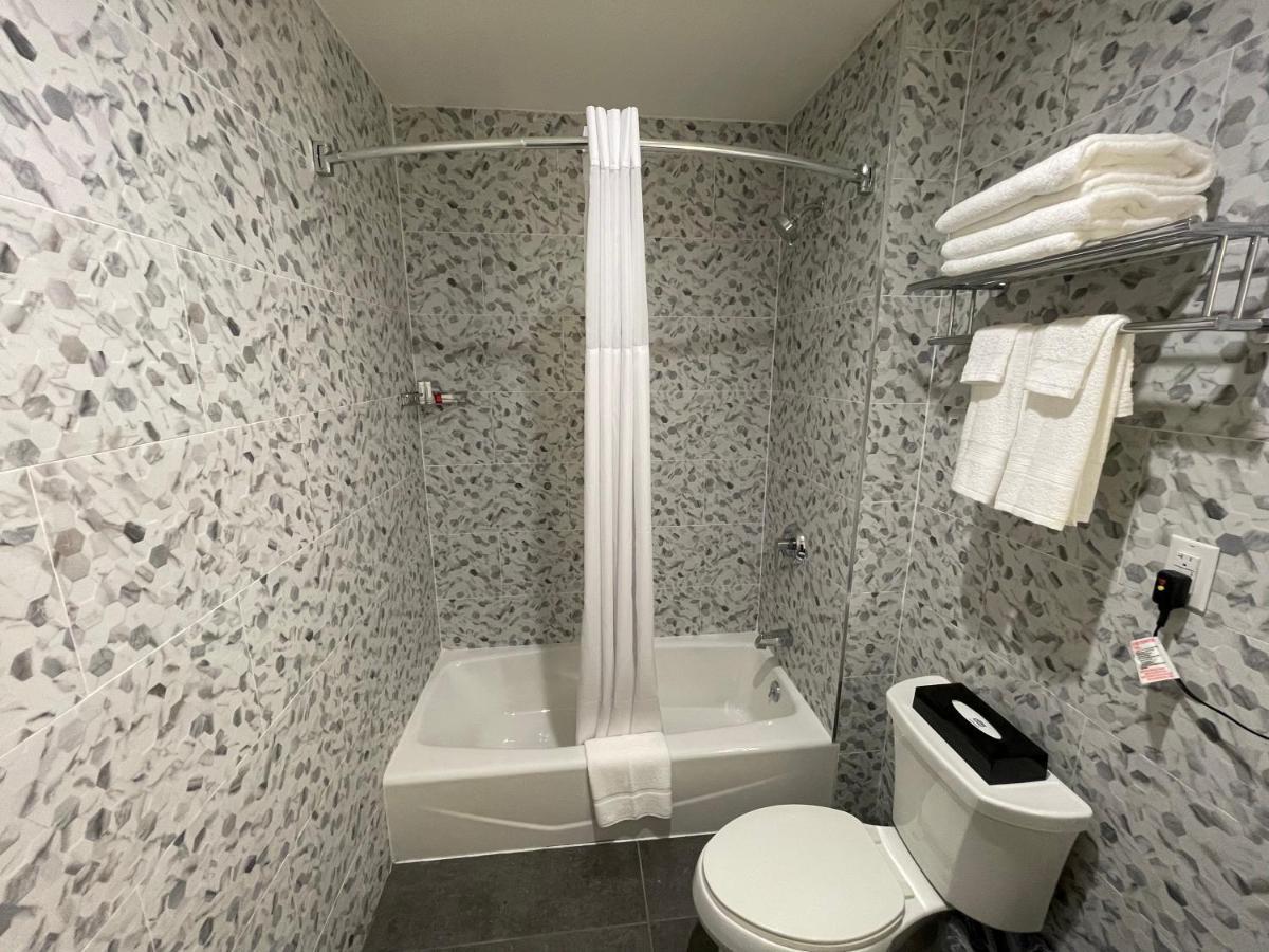 ホテル Super 8 By Wyndham Bronx Near Botanical Garden ニューヨーク エクステリア 写真