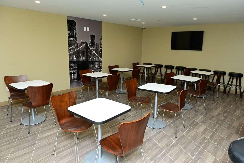 ホテル Super 8 By Wyndham Bronx Near Botanical Garden ニューヨーク レストラン 写真