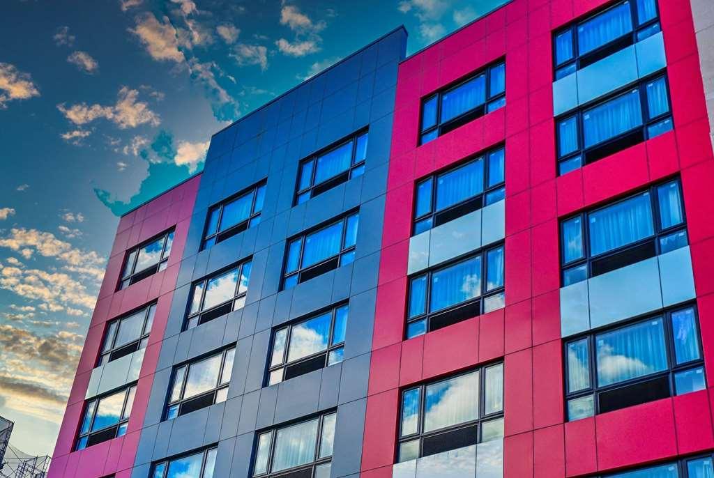 ホテル Super 8 By Wyndham Bronx Near Botanical Garden ニューヨーク エクステリア 写真